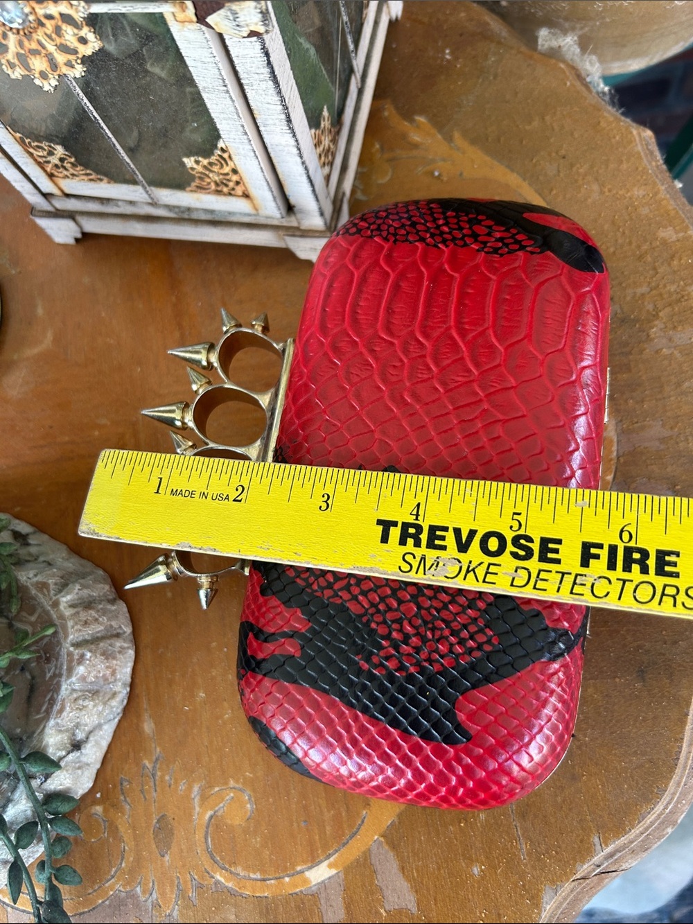 Vintage Red Snake-Embossed Spike Knuckle Clutch Crossbody. - Picture 10 of 12
